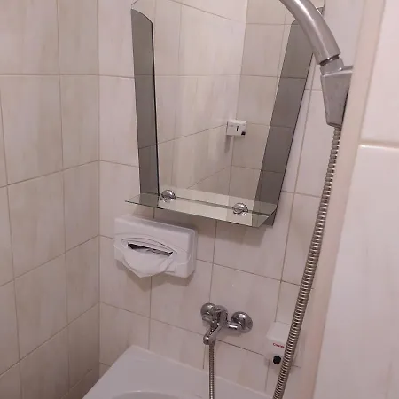 塔特兰奈克酒店 酒店 2*