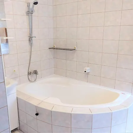 塔特兰奈克酒店 2*